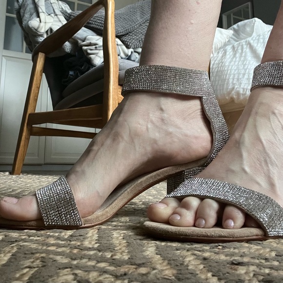 Brown’s The Wishbone Collection Arielle Suede and Rhinestone Heels- size 7.5 - Picture 3 of 14